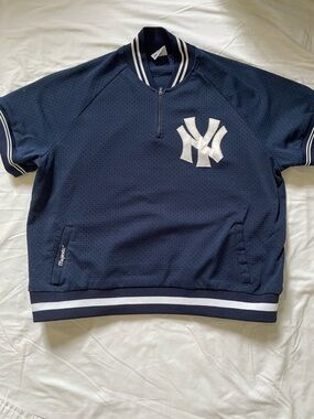 Majestic New York Yankees. Navy Short-Sleeve Pullover Jersey with White NY Patch